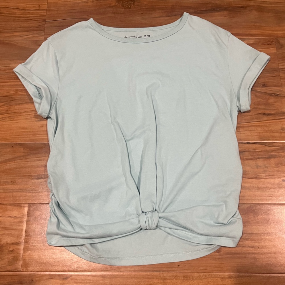 Abercrombie Kids Girl’s Size 15 / 16 Light Blue Short Sleeve Tee